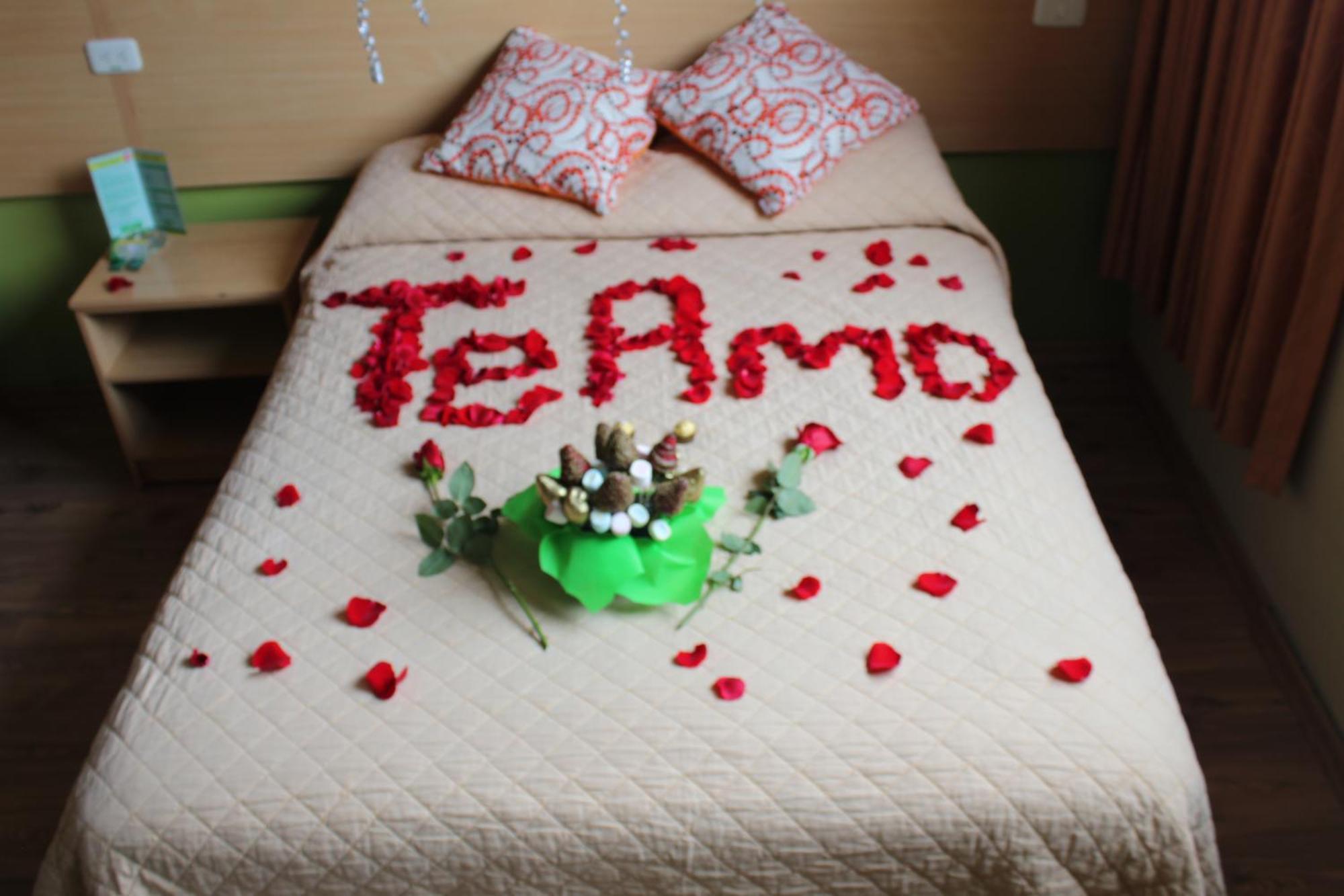 Hostal Terra 3 - Base Aerea Quito Zewnętrze zdjęcie