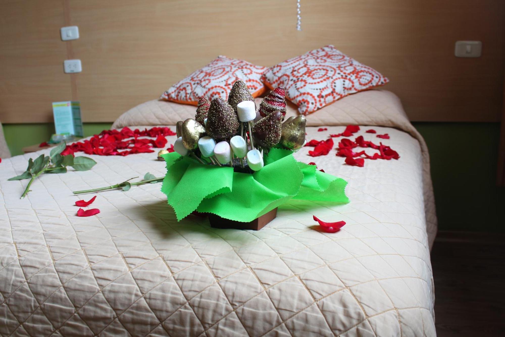 Hostal Terra 3 - Base Aerea Quito Zewnętrze zdjęcie